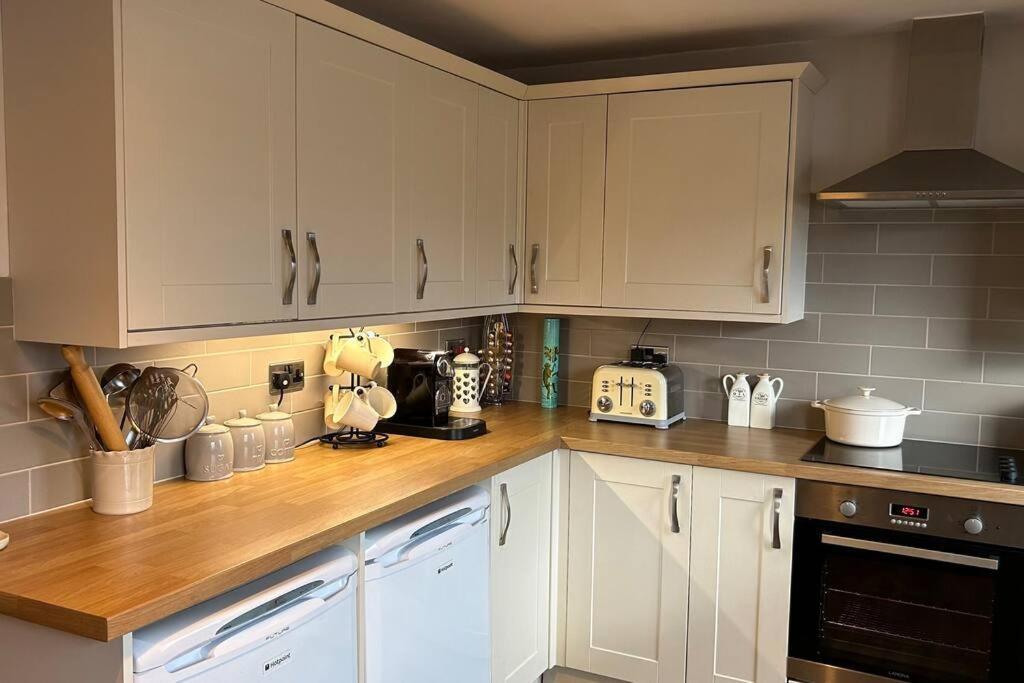 Cosy 2 Bed, Home From Home Haddenham  外观 照片