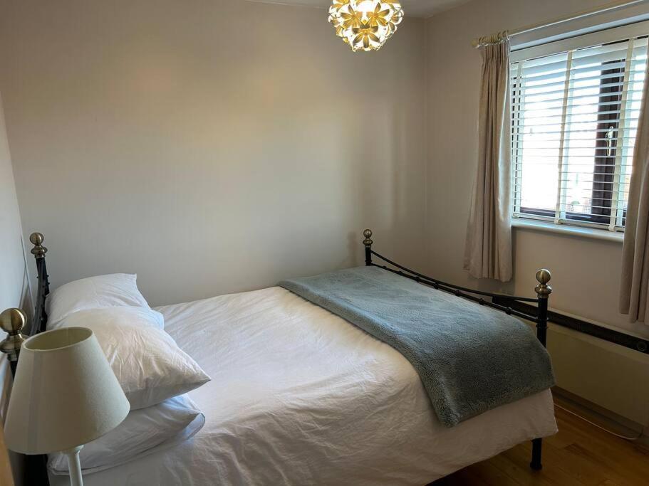 Cosy 2 Bed, Home From Home Haddenham  外观 照片
