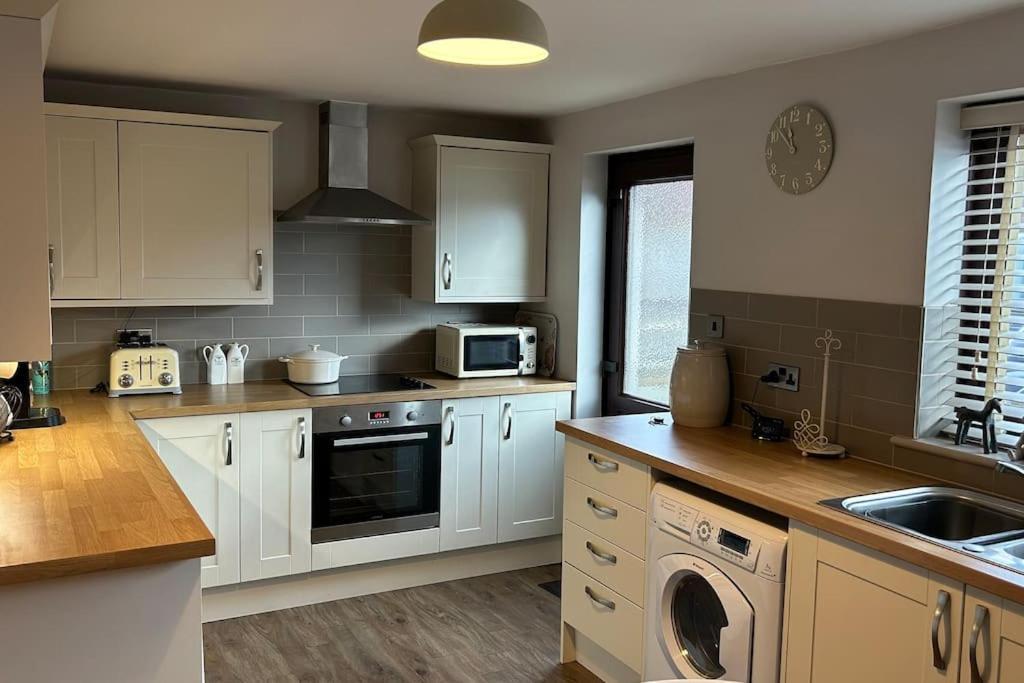 Cosy 2 Bed, Home From Home Haddenham  外观 照片
