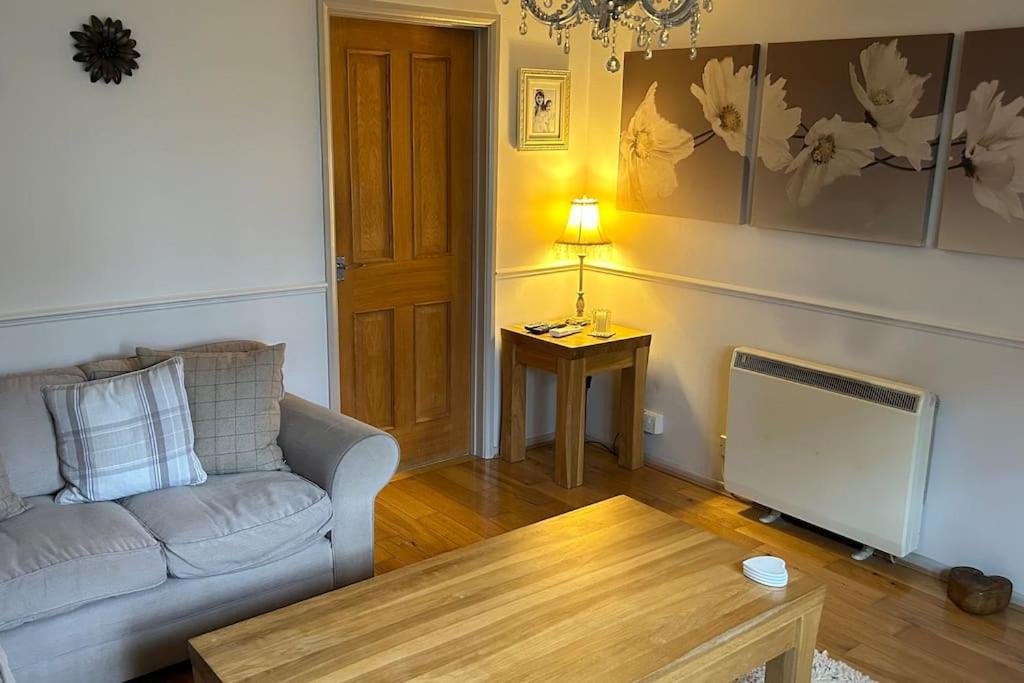 Cosy 2 Bed, Home From Home Haddenham  外观 照片