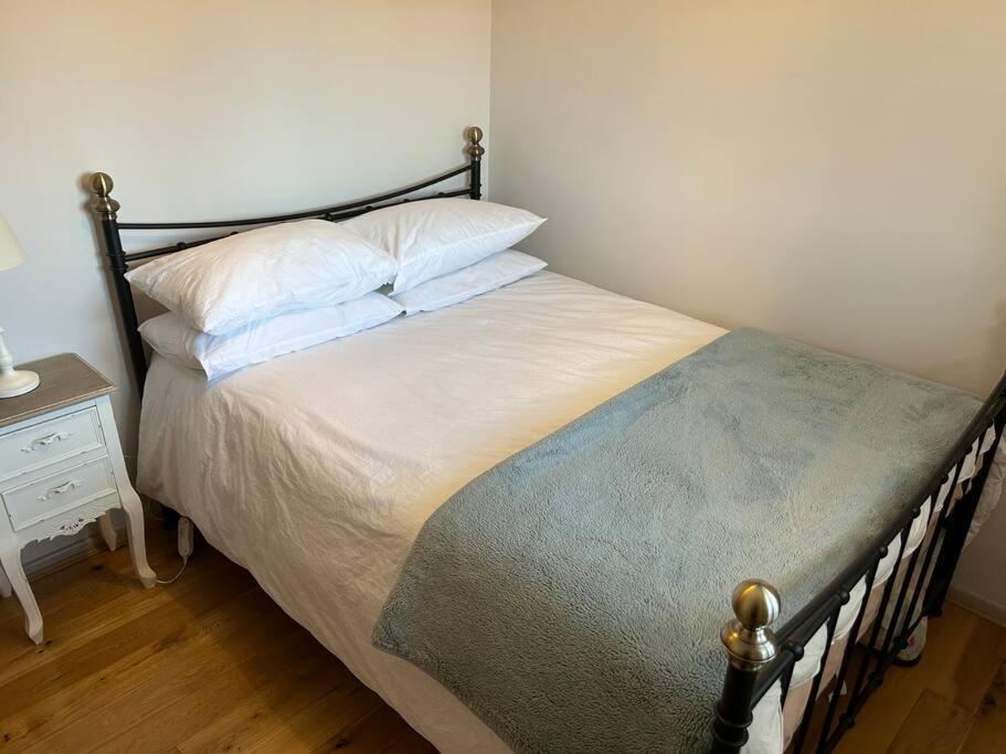 Cosy 2 Bed, Home From Home Haddenham  外观 照片