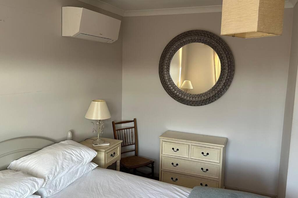 Cosy 2 Bed, Home From Home Haddenham  外观 照片