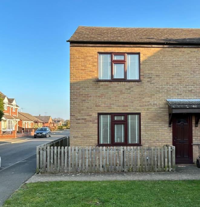 Cosy 2 Bed, Home From Home Haddenham  外观 照片