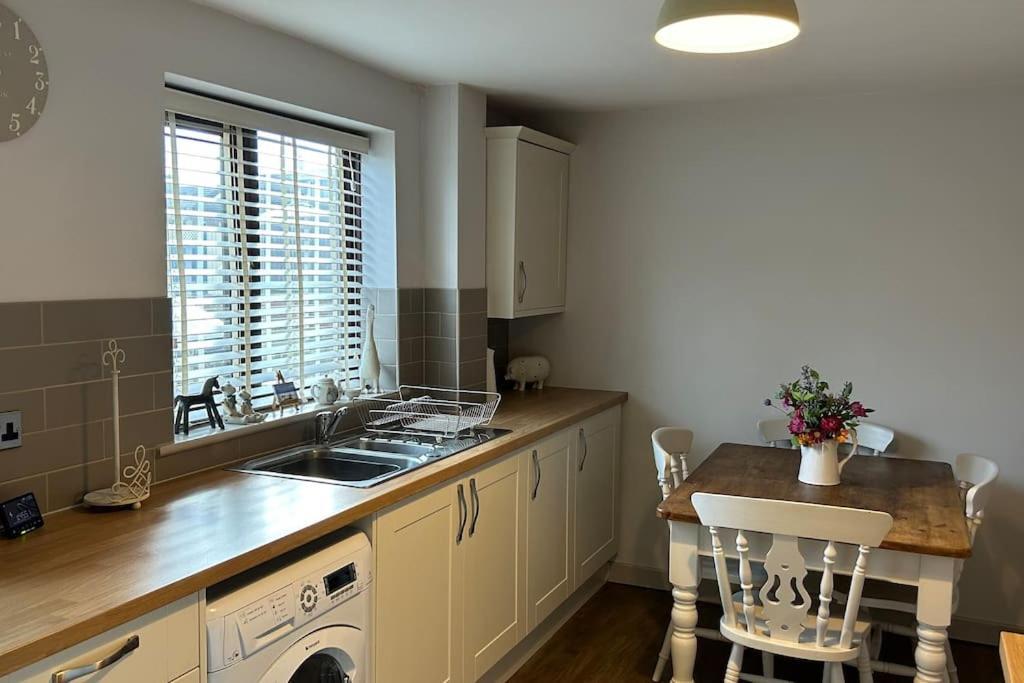 Cosy 2 Bed, Home From Home Haddenham  外观 照片